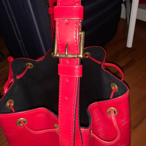 Louis Vuitton Red Epi Noe Bag - Picture 5 of 17